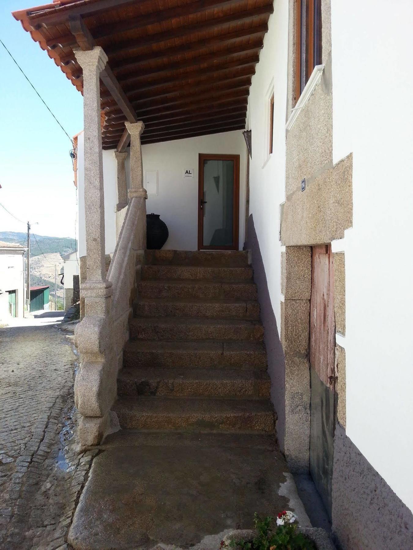O Ze Ja Dormiu Aqui Villa Celeiros Dış mekan fotoğraf